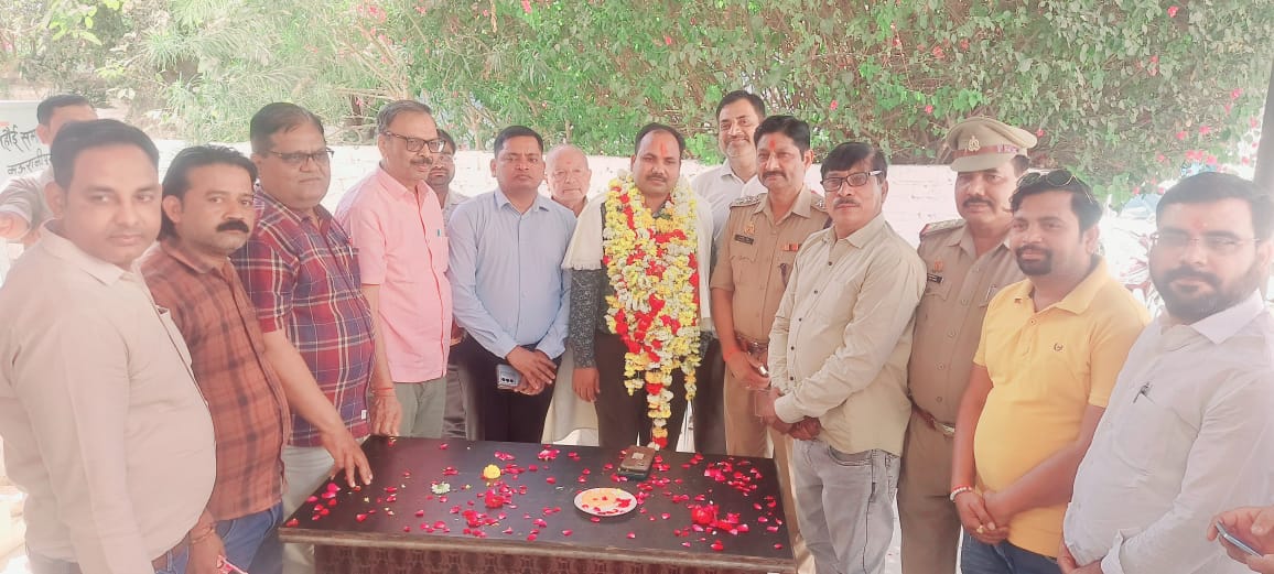 क्षेत्राधिकारी के स्थानांतरण पर कोतवाली में भव्य विदाई समारोह आयोजित