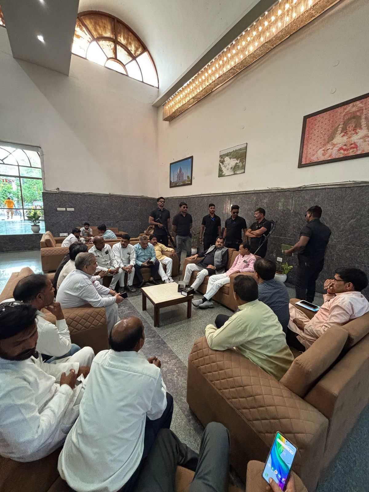 बुंदेलखंड में पार्टी के समस्त पदाधिकारी एवं कार्यकर्ता बुन्देलखण्ड में ताकत से कार्य करें – अरविन्द पासवान