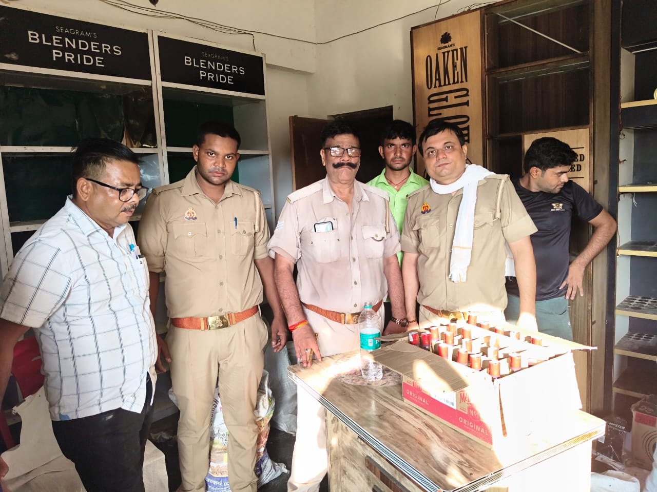 झांसी : सीज की गई शराब की कंपोजिट दुकान में 25 लाख को चोरी
