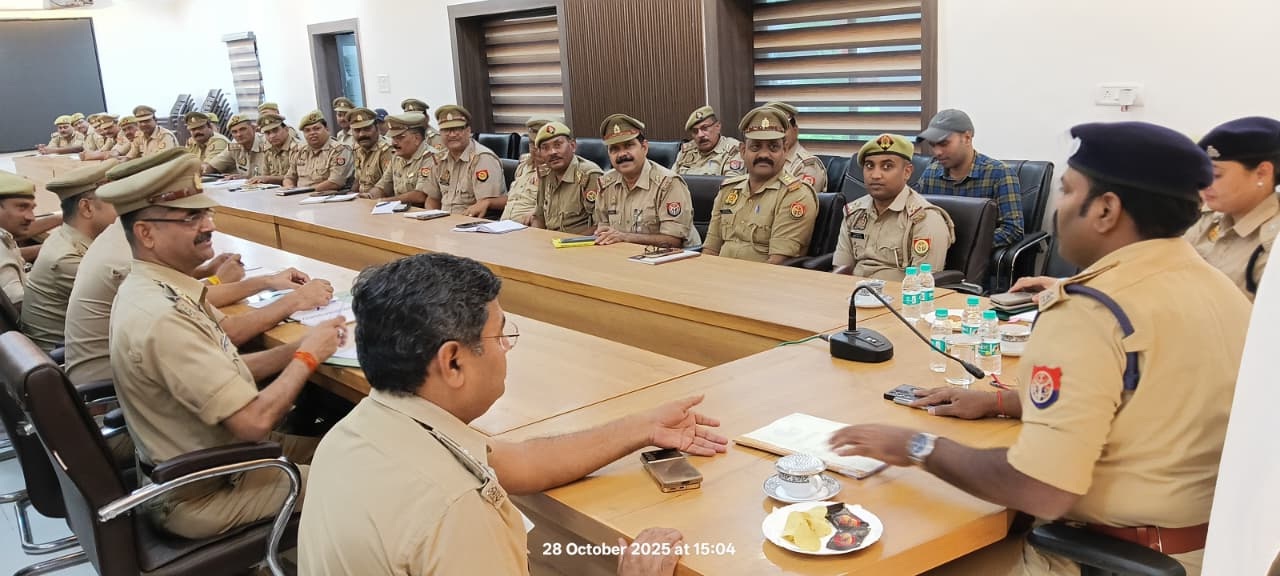 परीक्षार्थी परीक्षा कक्ष के अन्दर पेन, प्रवेश पत्र व मूल पहचान पत्र ही ले जायेंगे : एसएसपी