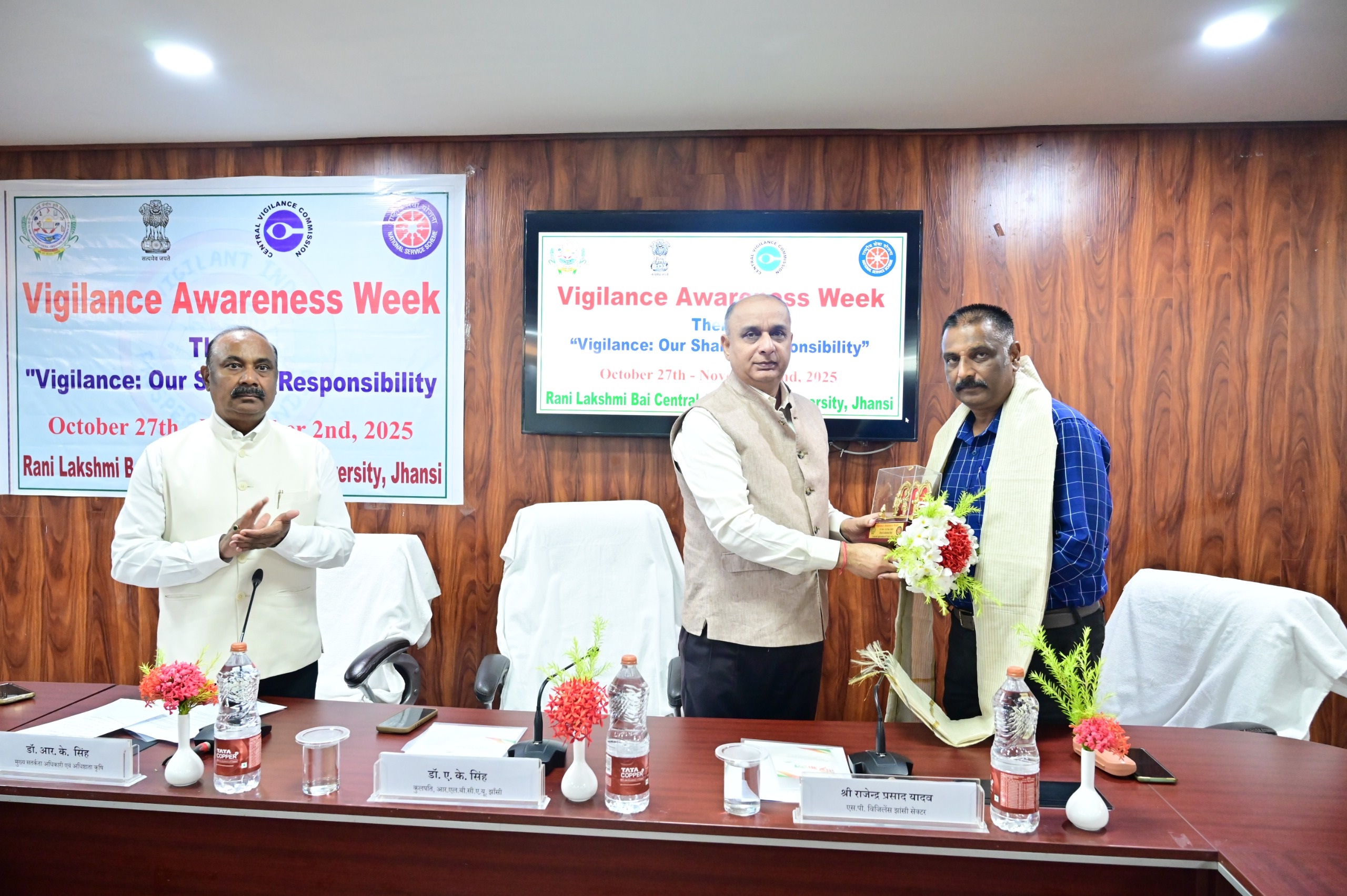 कार्य करते समय पारदर्शिता और जवाबदेही अत्यंत आवश्यक है – कुलपति