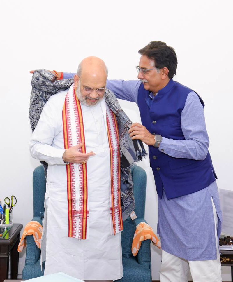 केंद्र सरकार बुंदेलखंड क्षेत्र के समग्र विकास हेतु पूर्णतः प्रतिबद्ध है : अमित शाह , सांसद अनुराग शर्मा ने गृहमंत्री अमित शाह से की भेंट