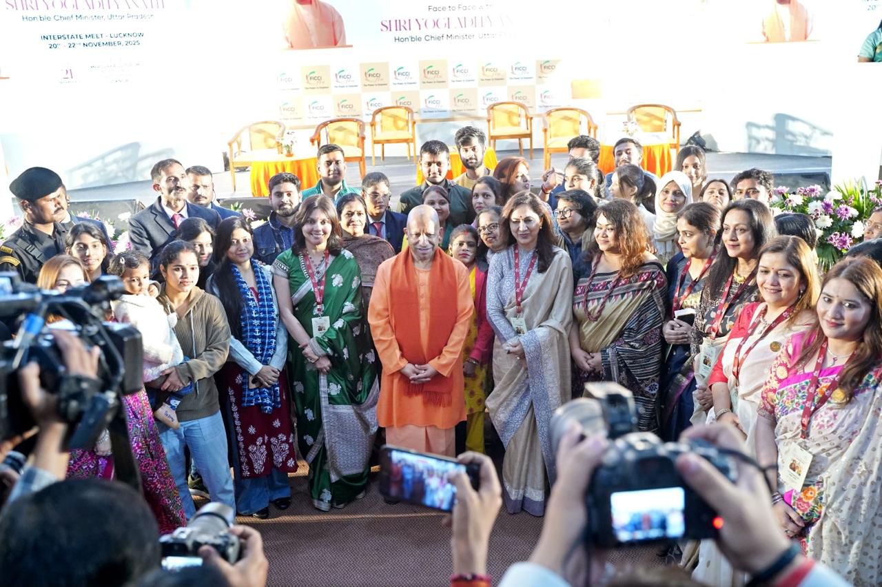 प्रदेश में महिलाओं को सुरक्षा और सम्मान देना सरकार की सर्वोच्च प्राथमिकता है : मुख्यमंत्री योगी आदित्यनाथ