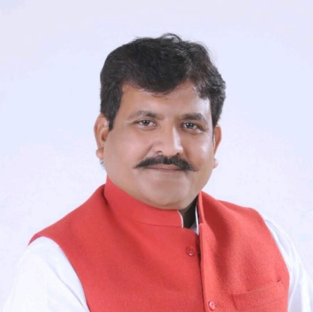 झाँसी में सुधीर सिंह को तो उरई में उर्विजा दीक्षित और हमीरपुर में श्री मती शकुन्तला निषाद को मिली जिम्मेदारी