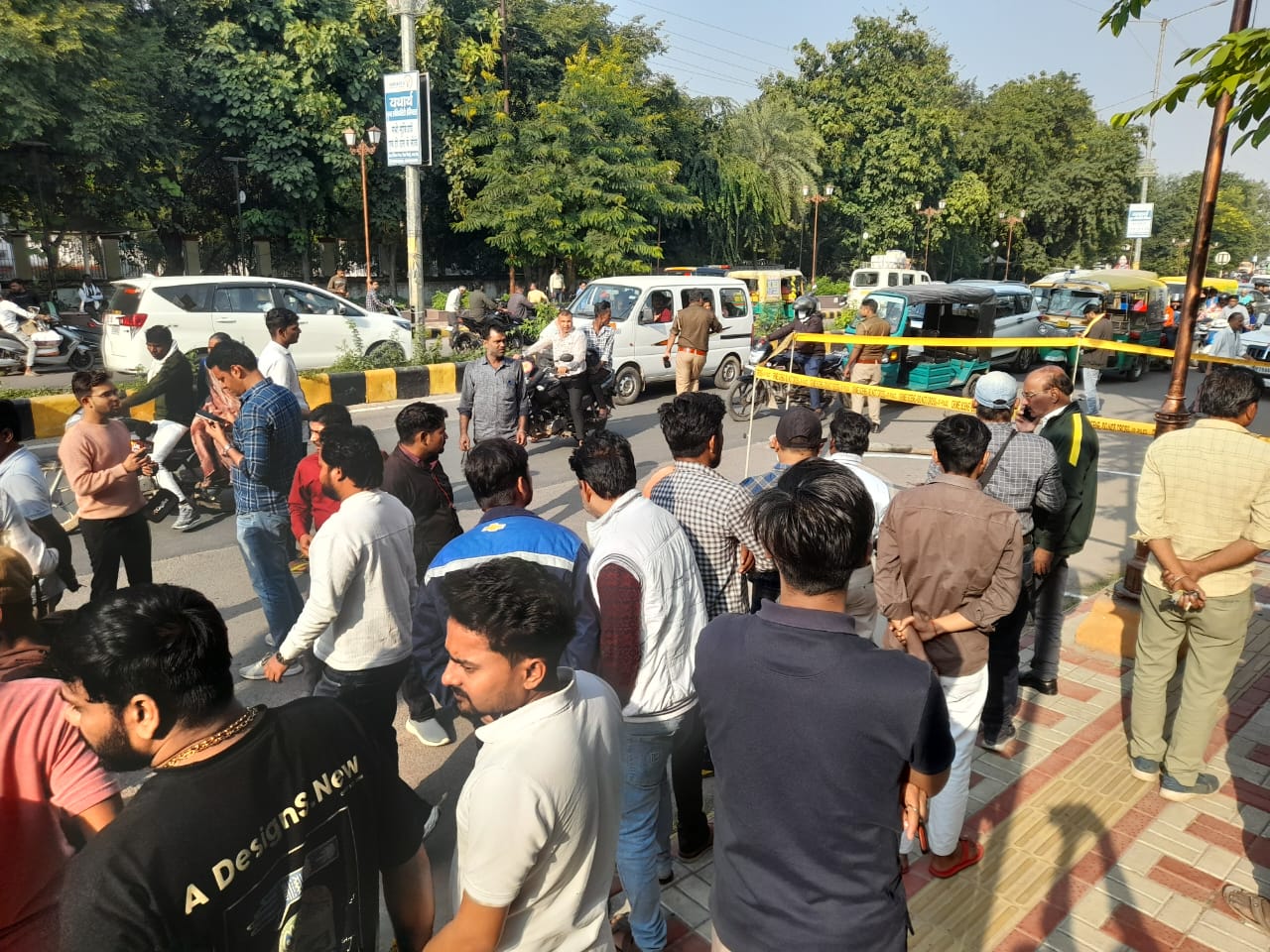 बुन्देलखण्ड यूनिवर्सिटी : दिन दहाड़े लड़के ने छात्रा को मारी गोली