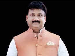 पूर्व विधायक दीपनारायण सिंह यादव  के नेटवर्क में रहने वाले लोगों पर पुलिस की निगाह टेढ़ी