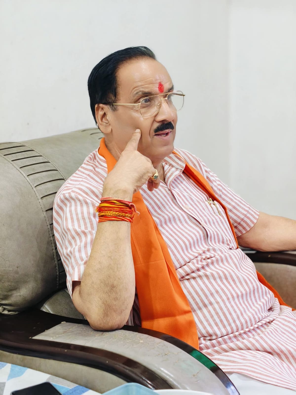 वन्देमातरम अनिवार्य करने पर 27 साल पहले मंत्री पद से बर्खास्त हुए थे रवींद्र शुक्ल