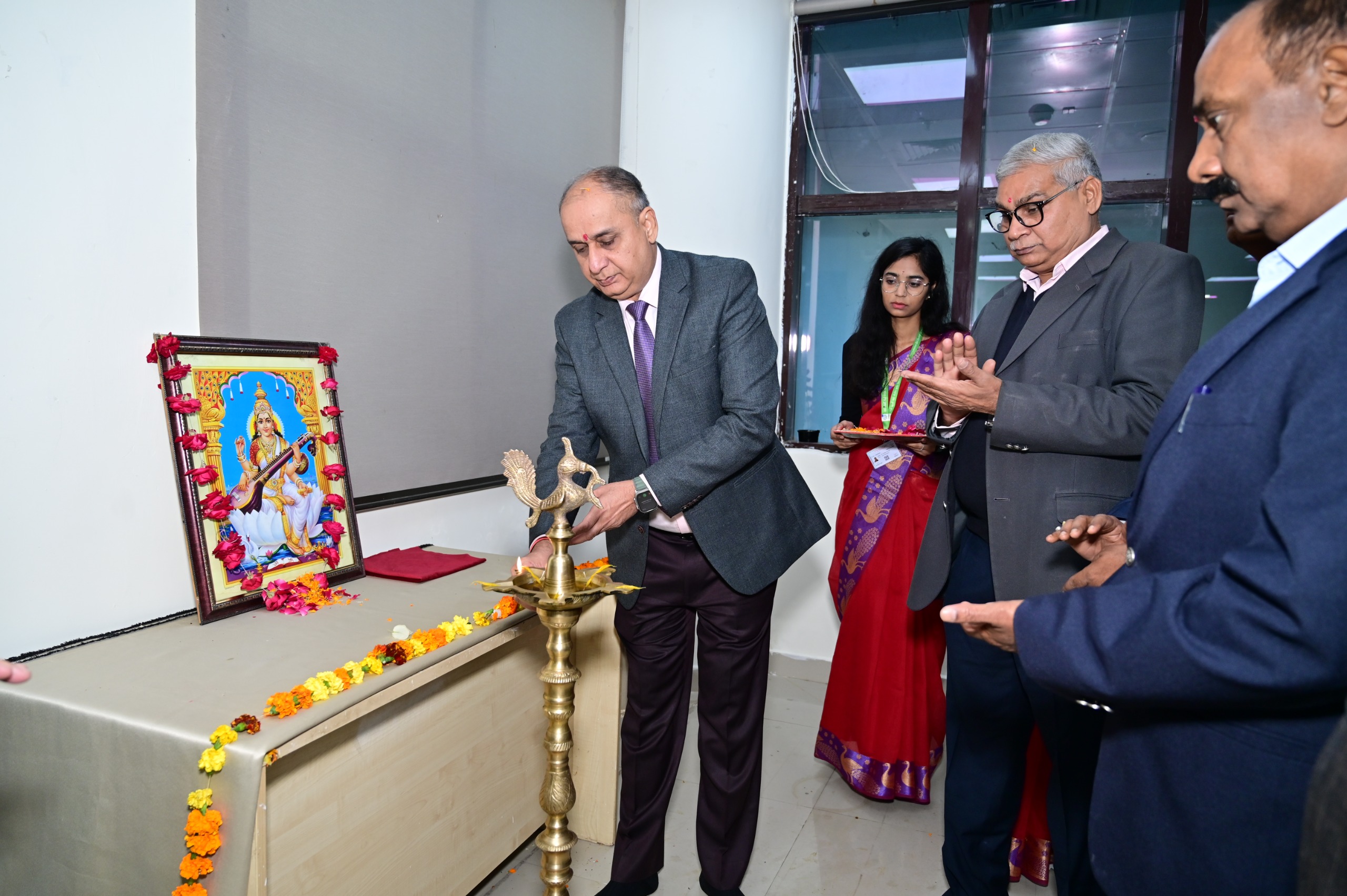 किसान हमारे केन्द्र बिन्दु,शिक्षा हमारी शक्ति -कुलपति