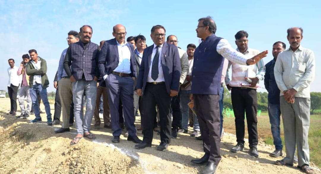 बुंदेलखंड में जल संरक्षण के मॉडल कार्यों का नाबार्ड दल ने किया निरीक्षण